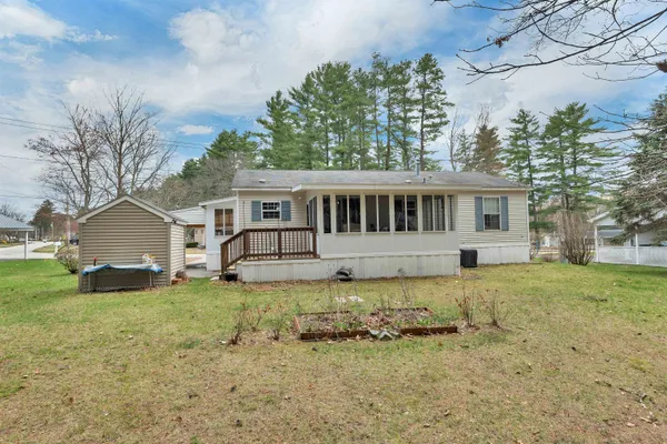 $260,000 | 6 Centerwood Drive, Concord, NH 03301