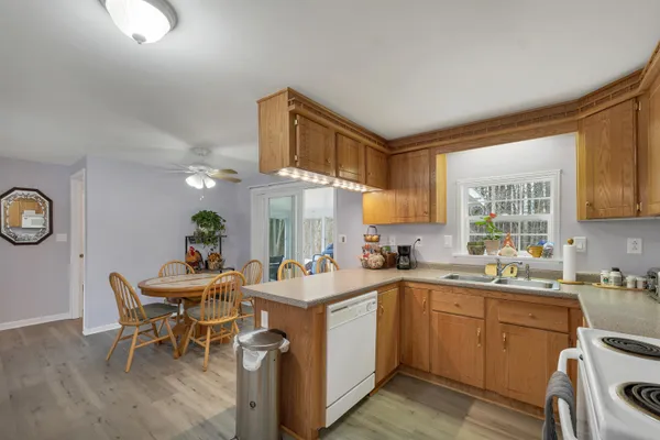 $260,000 | 6 Centerwood Drive, Concord, NH 03301