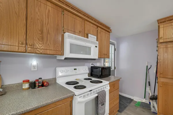 $260,000 | 6 Centerwood Drive, Concord, NH 03301