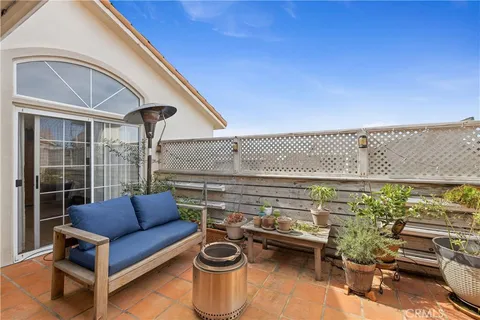 $1,250,000 | 2517 Ruhland Avenue, Unit B, Redondo Beach, CA 90278