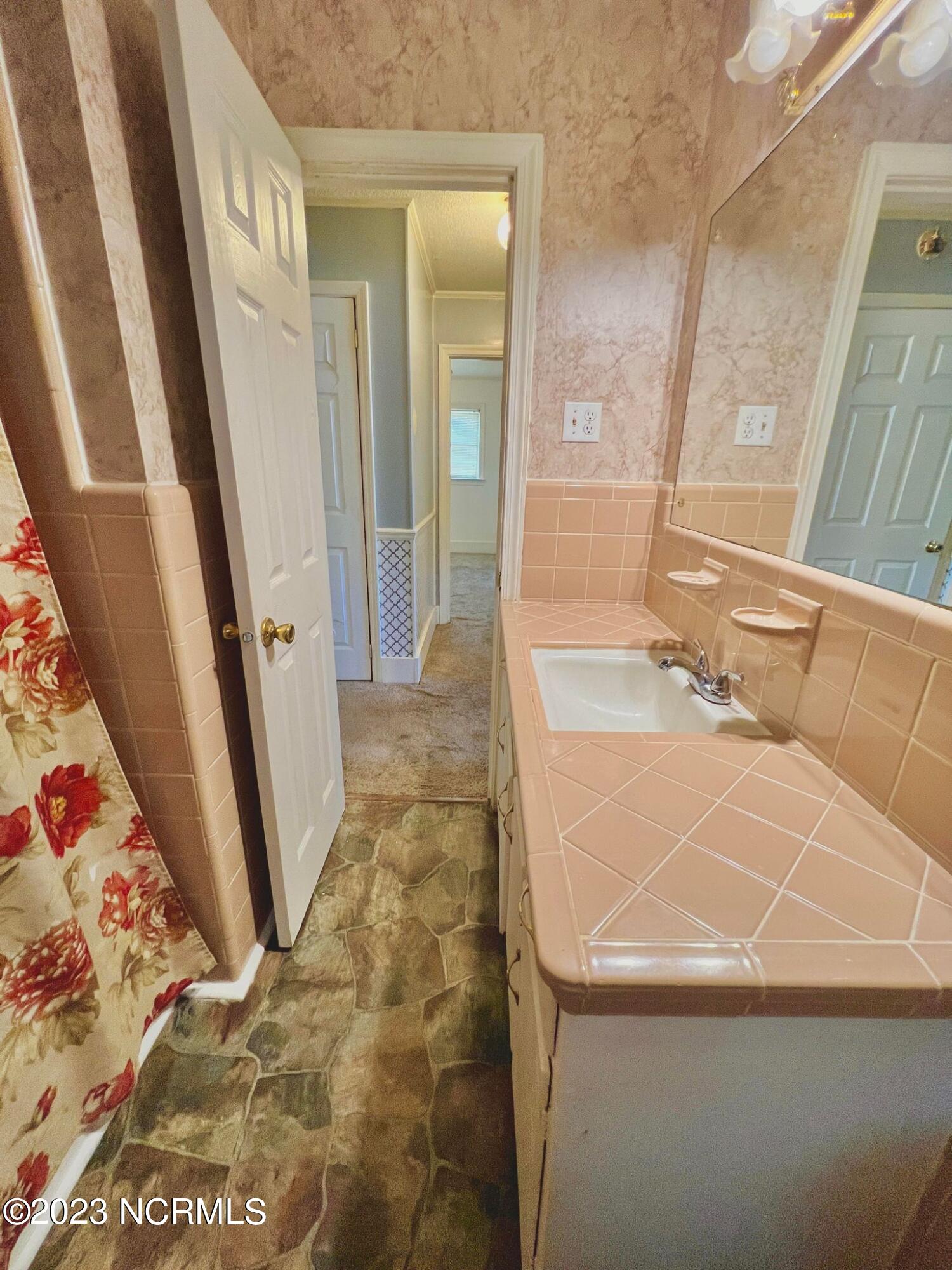 2561 Leslie R Stroud Road Kinston, NC 28504 - Photo 16 of 24 377323877_1016032472836764_2510669733452