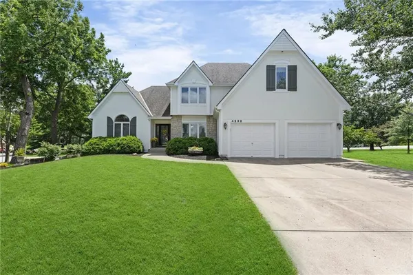 $625,000 | 4232 Southeast Furlong Drive, Lee's Summit, MO 64082
