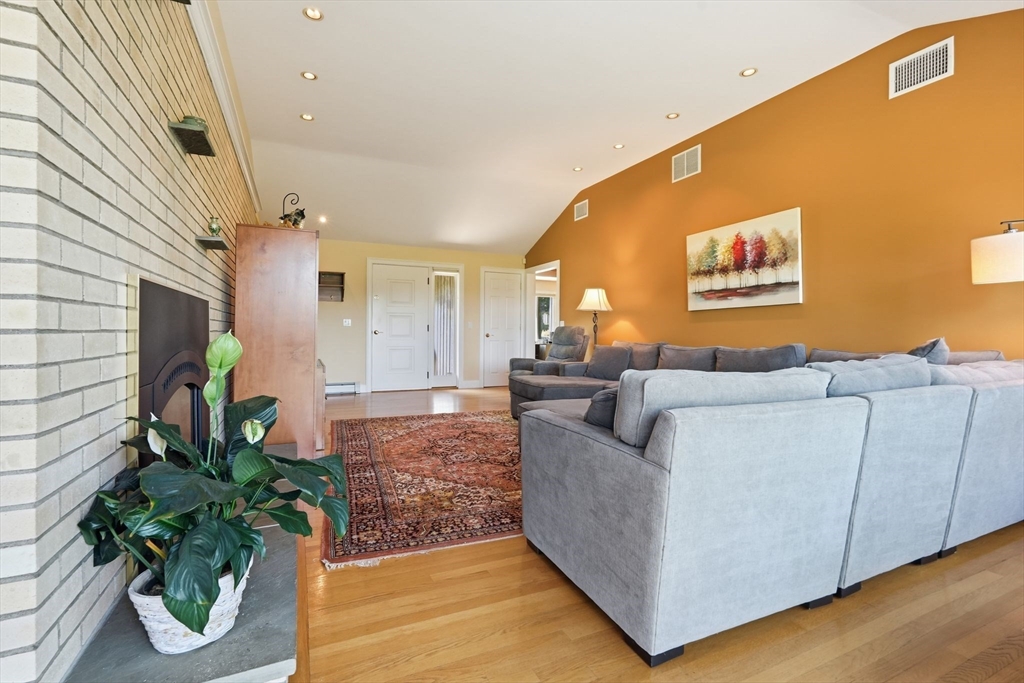 54 Sawmill Plain Road Deerfield, MA 01373 - Photo 7 of 42