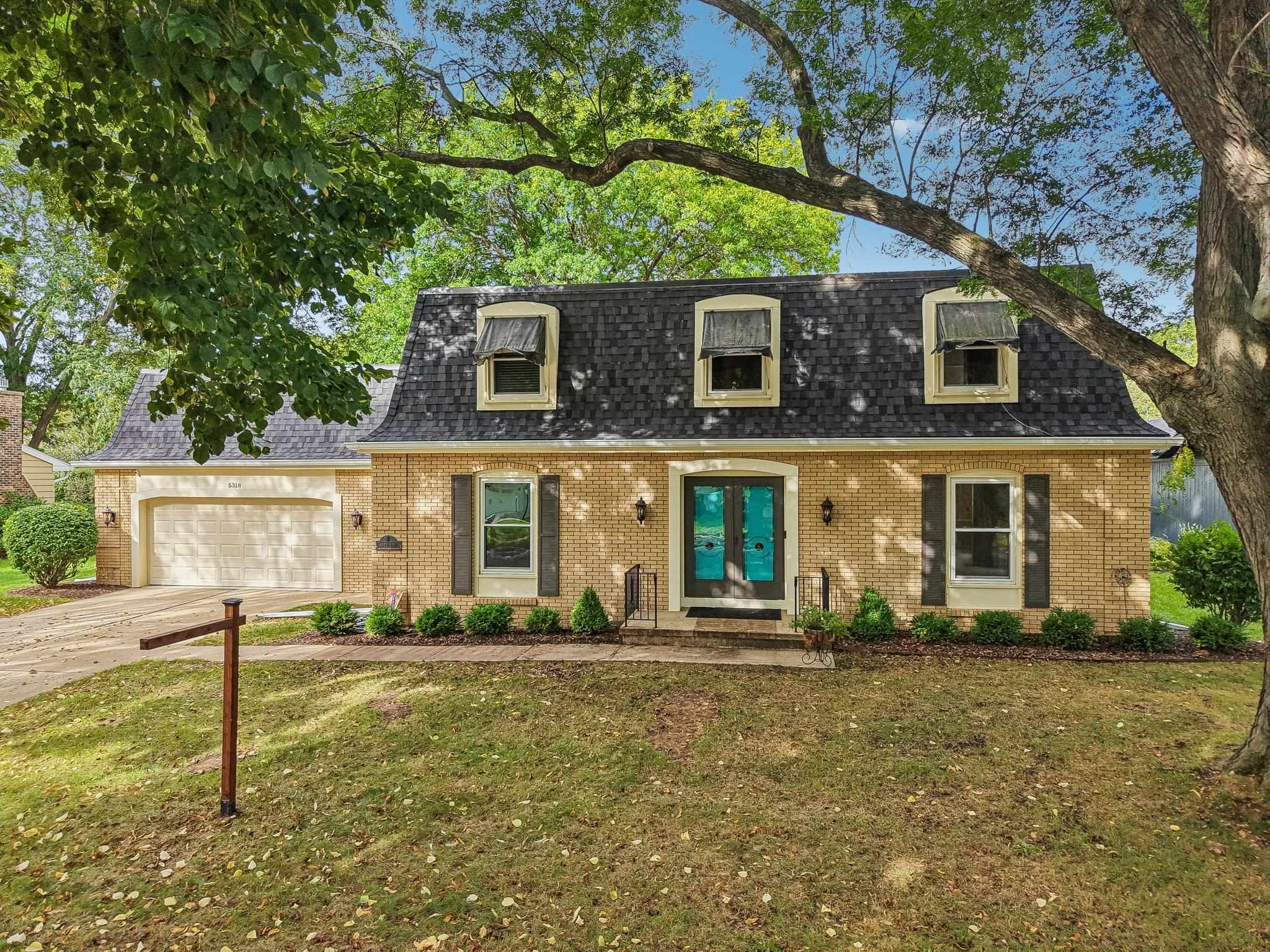5318 Comanche Way Madison, WI 53704 - Photo 2 of 63 Gallery Image 2