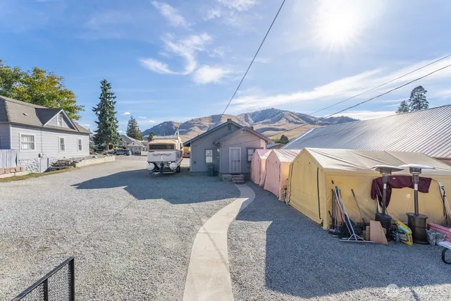 a view of a car in front of house
