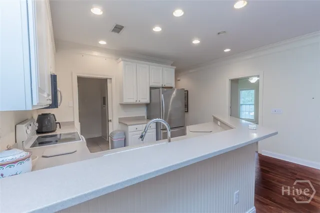 $360,000 | 411 Southbridge Boulevard, Unit 404, Savannah, GA 31405