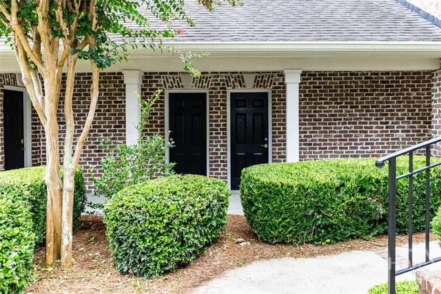 $360,000 | 411 Southbridge Boulevard, Unit 404, Savannah, GA 31405