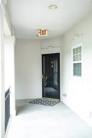 $360,000 | 411 Southbridge Boulevard, Unit 404, Savannah, GA 31405