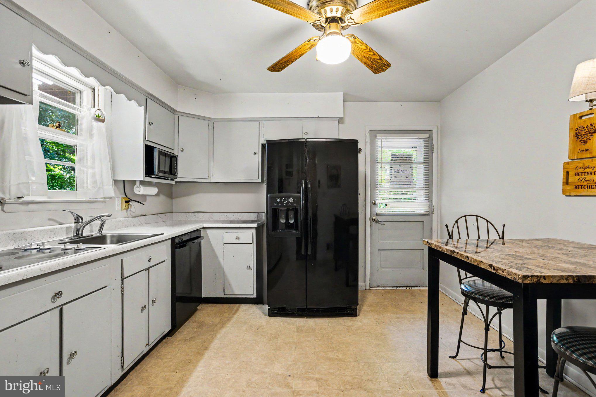 2604 Cub Hill Road Baltimore, MD 21234 - Photo 8 of 24