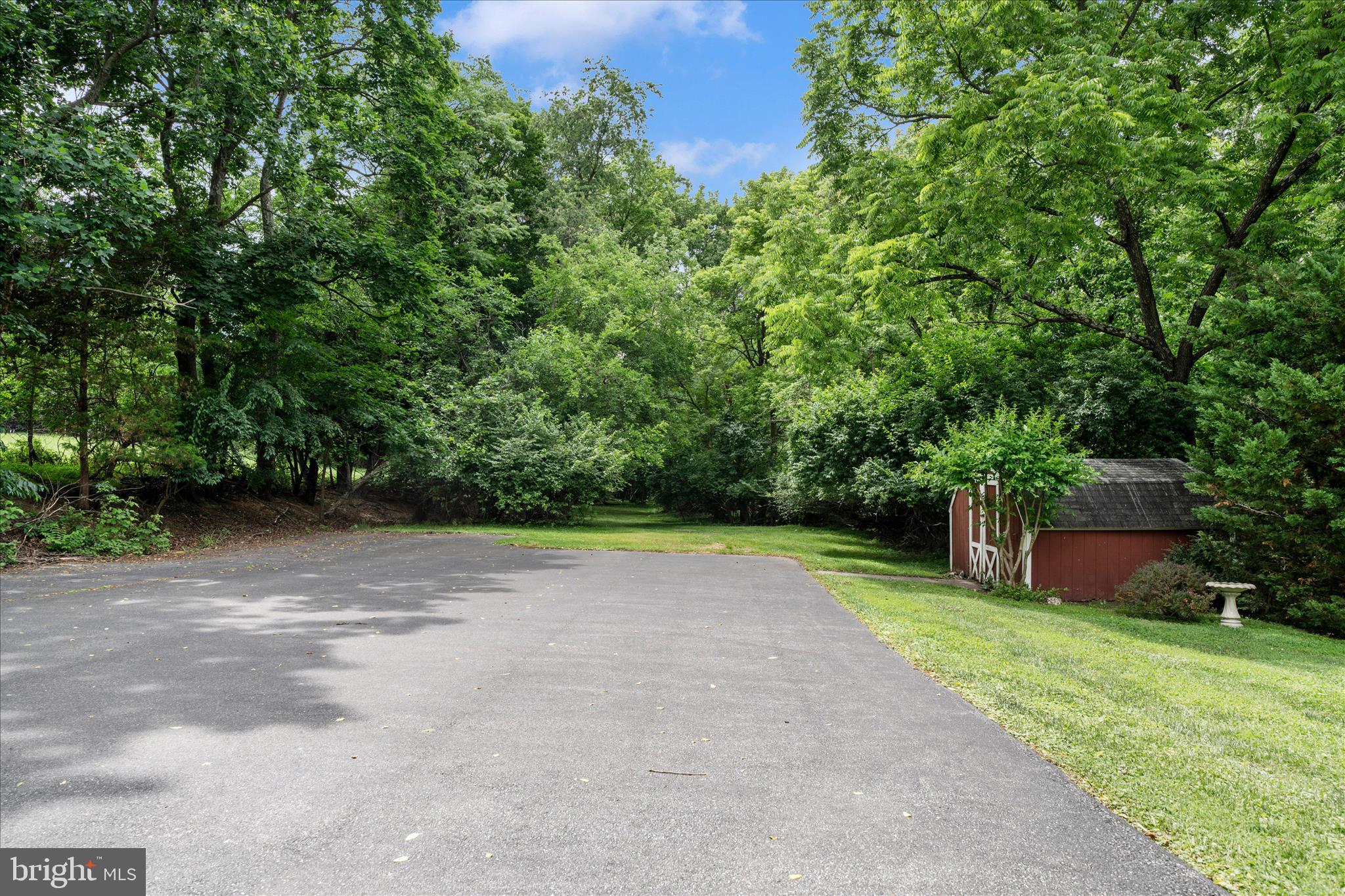 25930 Ridge Road Damascus, MD 20872 - Photo 53 of 62 Ample parking!