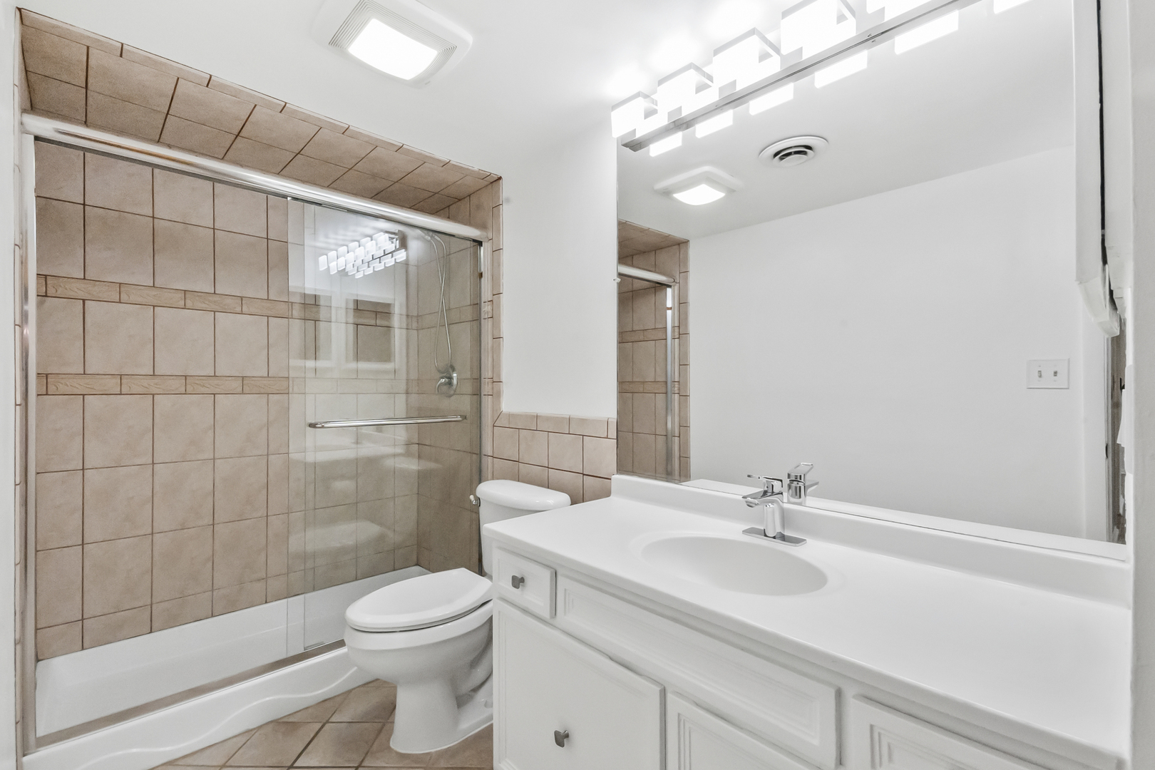 7200 North Ridge Boulevard, Unit 2K Chicago, IL 60645 - Photo 21 of 25 Gallery Image 21