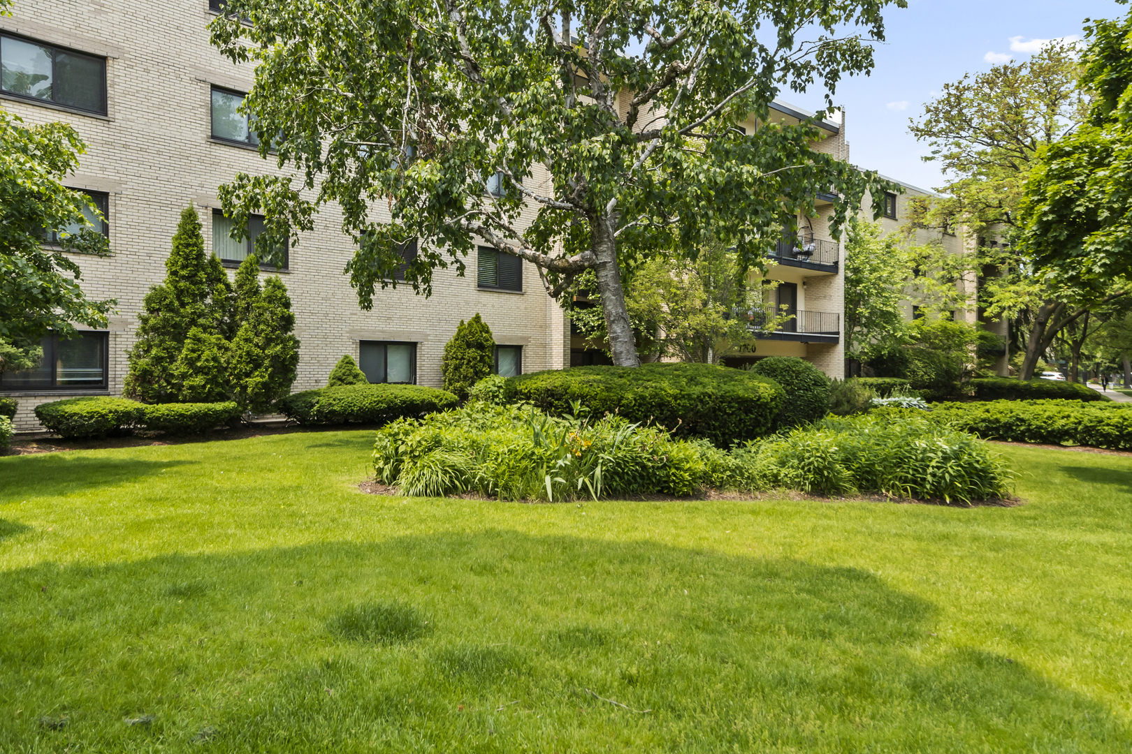 7200 North Ridge Boulevard, Unit 2K Chicago, IL 60645 - Photo 25 of 25 Gallery Image 25