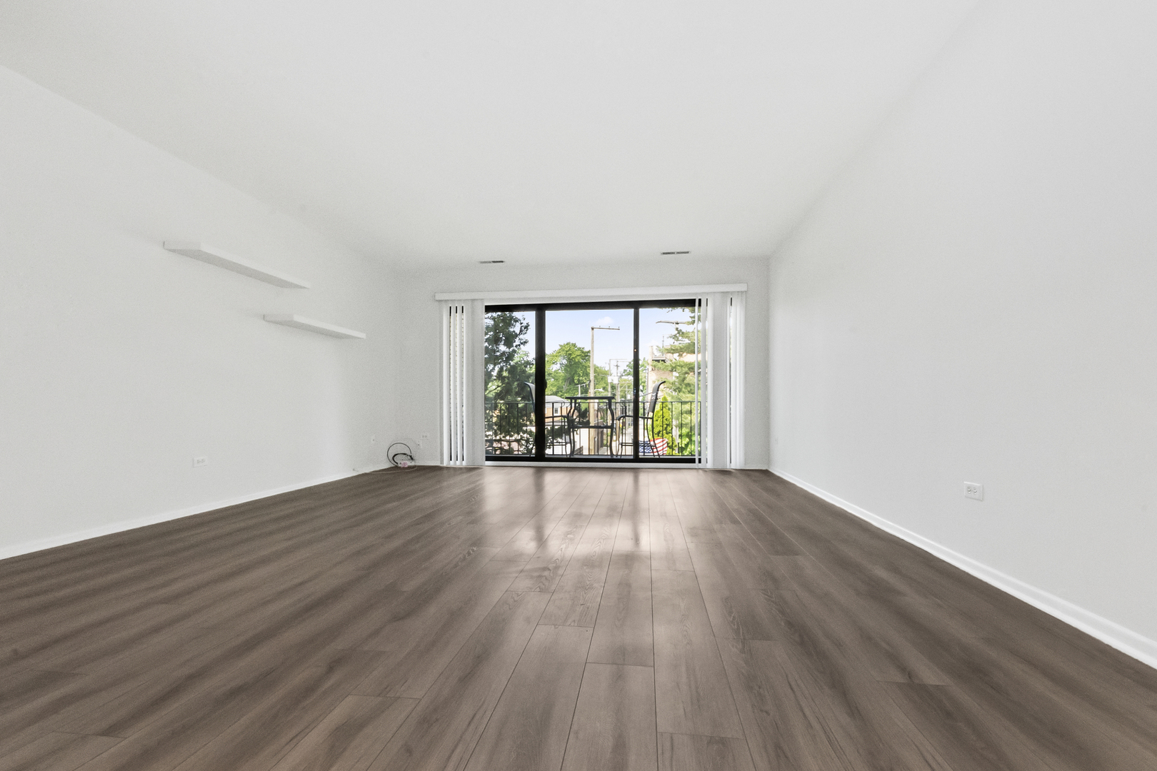 7200 North Ridge Boulevard, Unit 2K Chicago, IL 60645 - Photo 4 of 25 Gallery Image 4