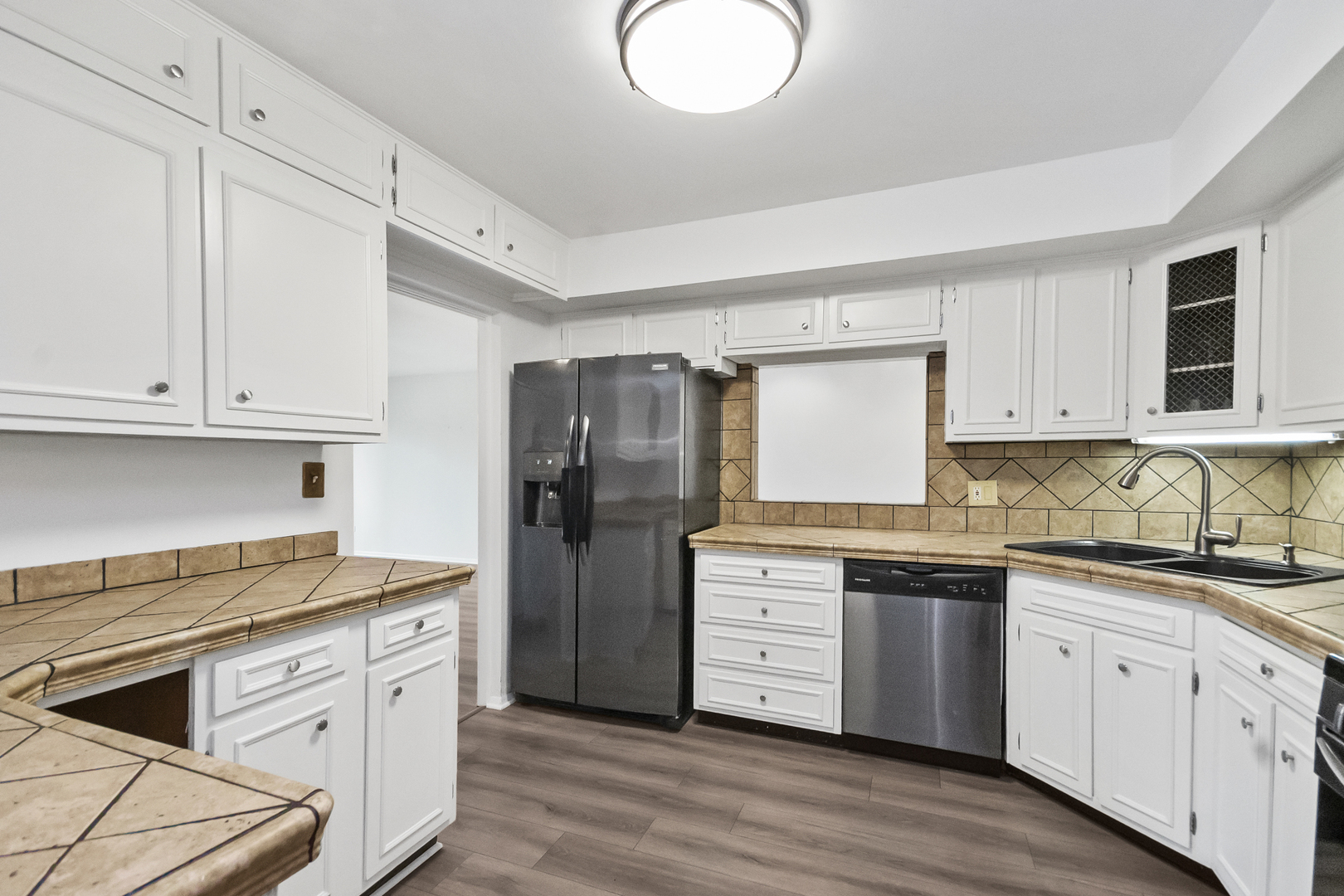 7200 North Ridge Boulevard, Unit 2K Chicago, IL 60645 - Photo 9 of 25 Gallery Image 9