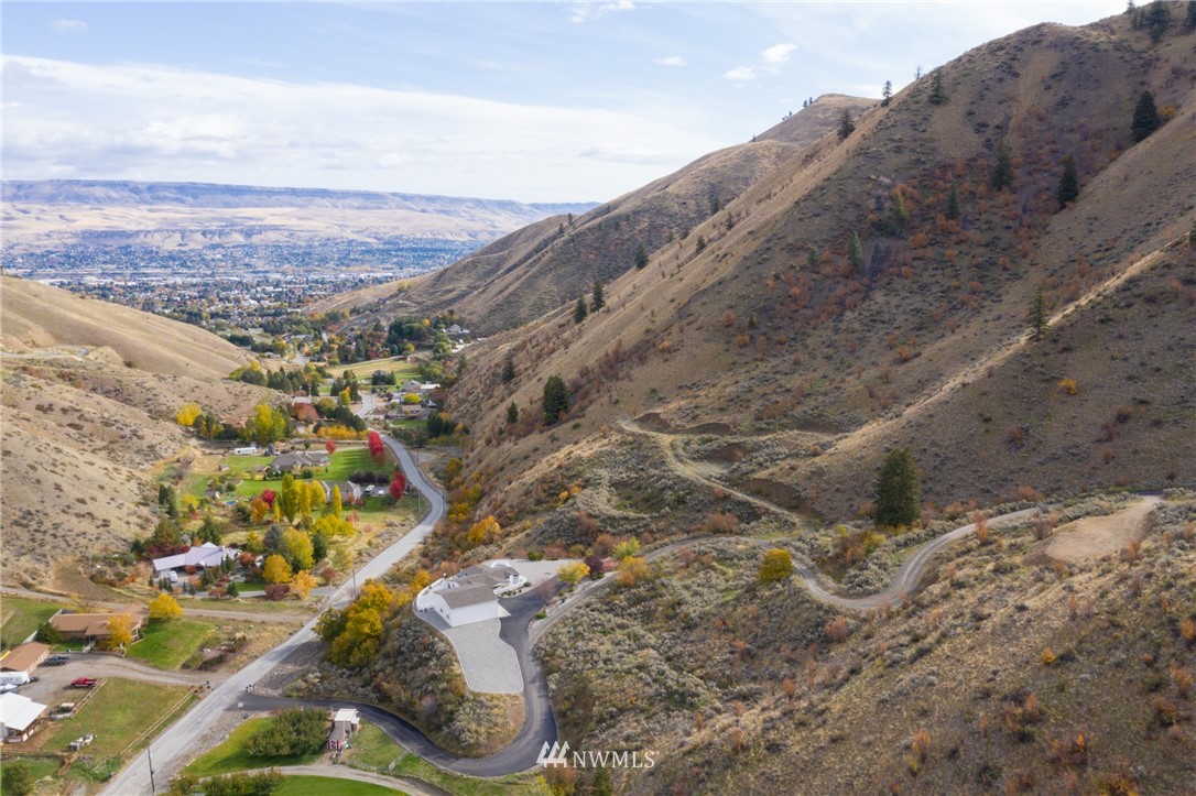 8888 Number 1 Canyon Road Wenatchee, WA 98801 - Photo 2 of 28 Gallery Image 2