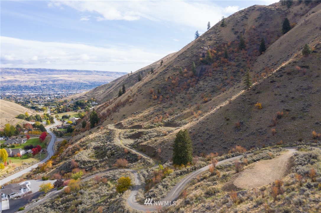 8888 Number 1 Canyon Road Wenatchee, WA 98801 - Photo 11 of 28 Gallery Image 11