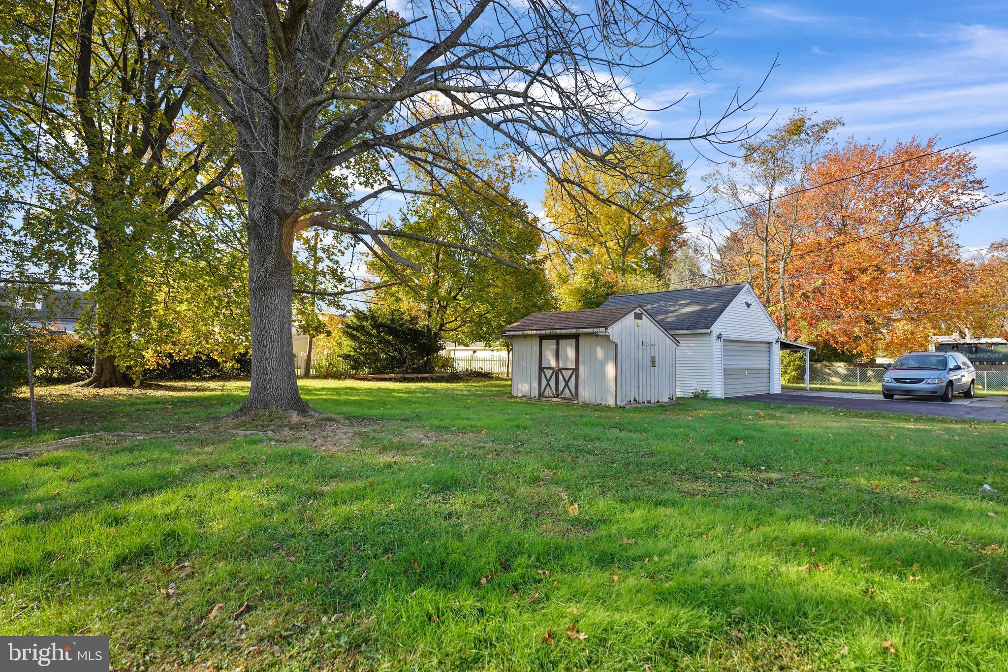 454 Larchwood Road Springfield, PA 19064 - Photo 4 of 35