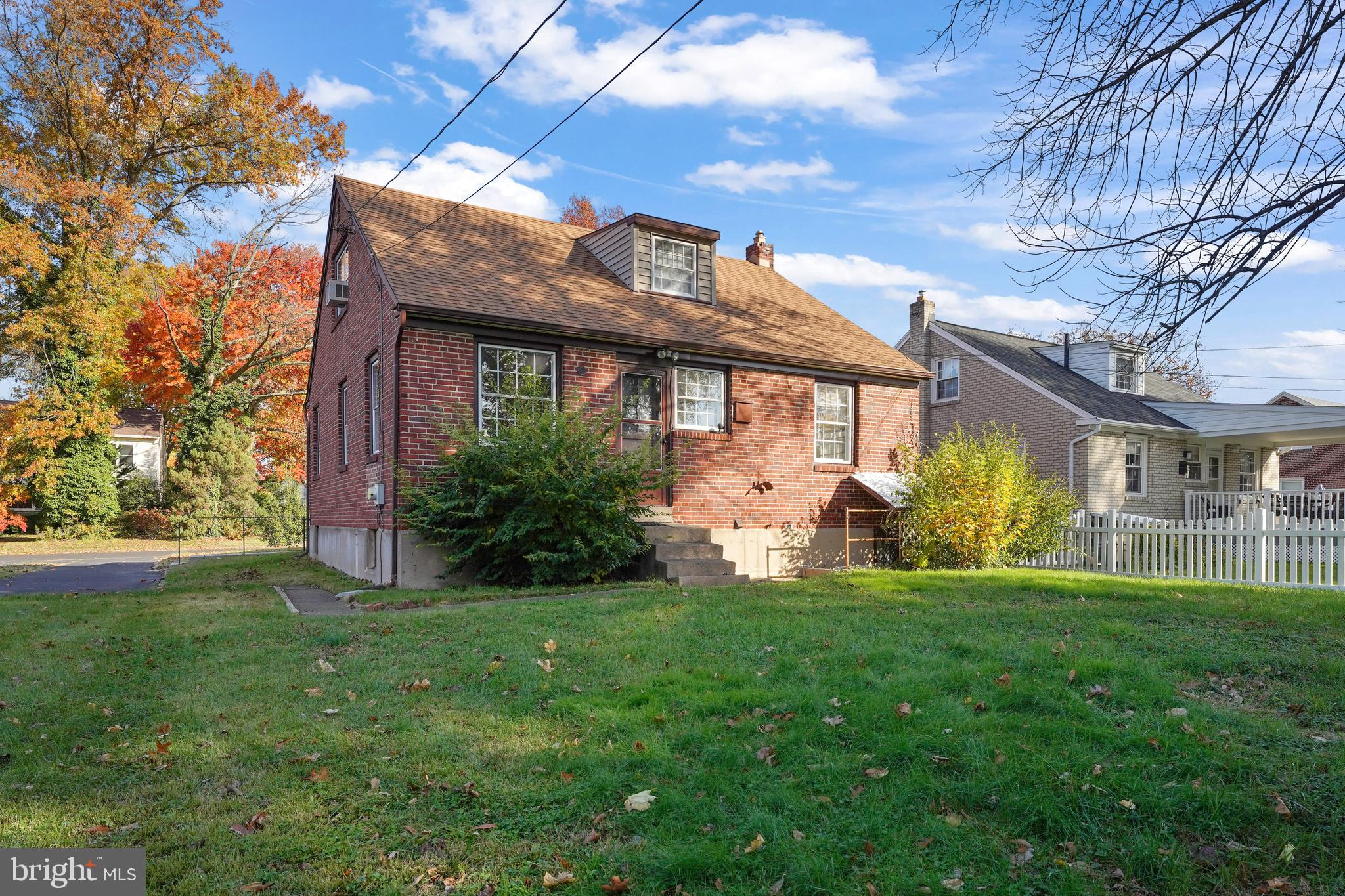 454 Larchwood Road Springfield, PA 19064 - Photo 5 of 35