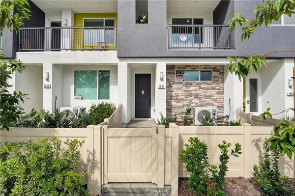 $789,990 | 1097 North Harbor Boulevard, Anaheim, CA 92801