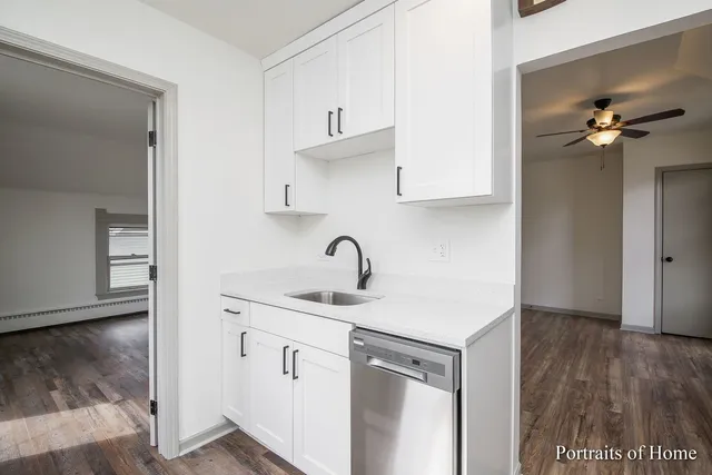 $1,550 | 123 North West Street, Unit 2R, Wheaton, IL 60187