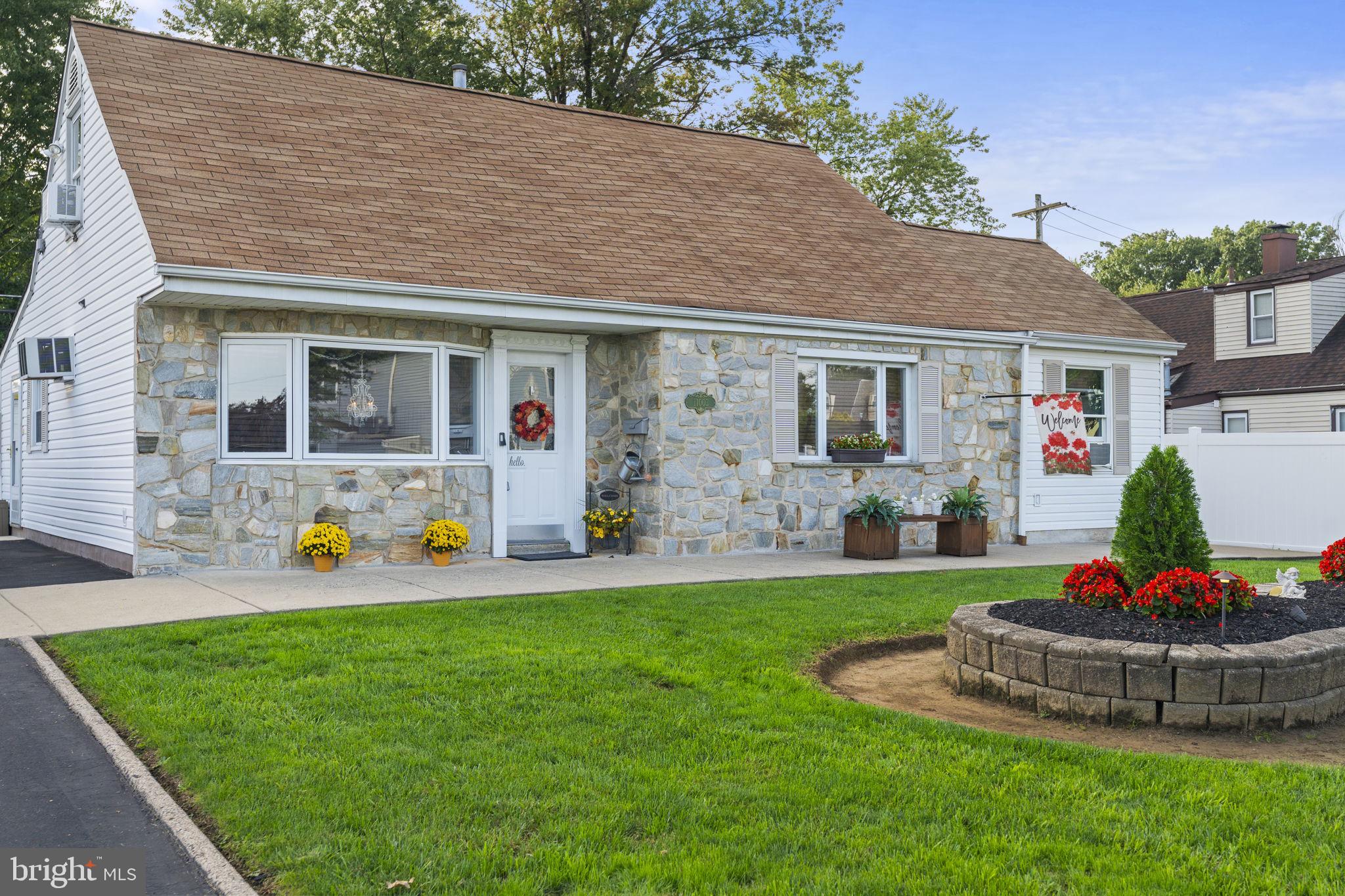 11003 Stevens Road Philadelphia, PA 19116 - Photo 2 of 42 Gallery Image 2