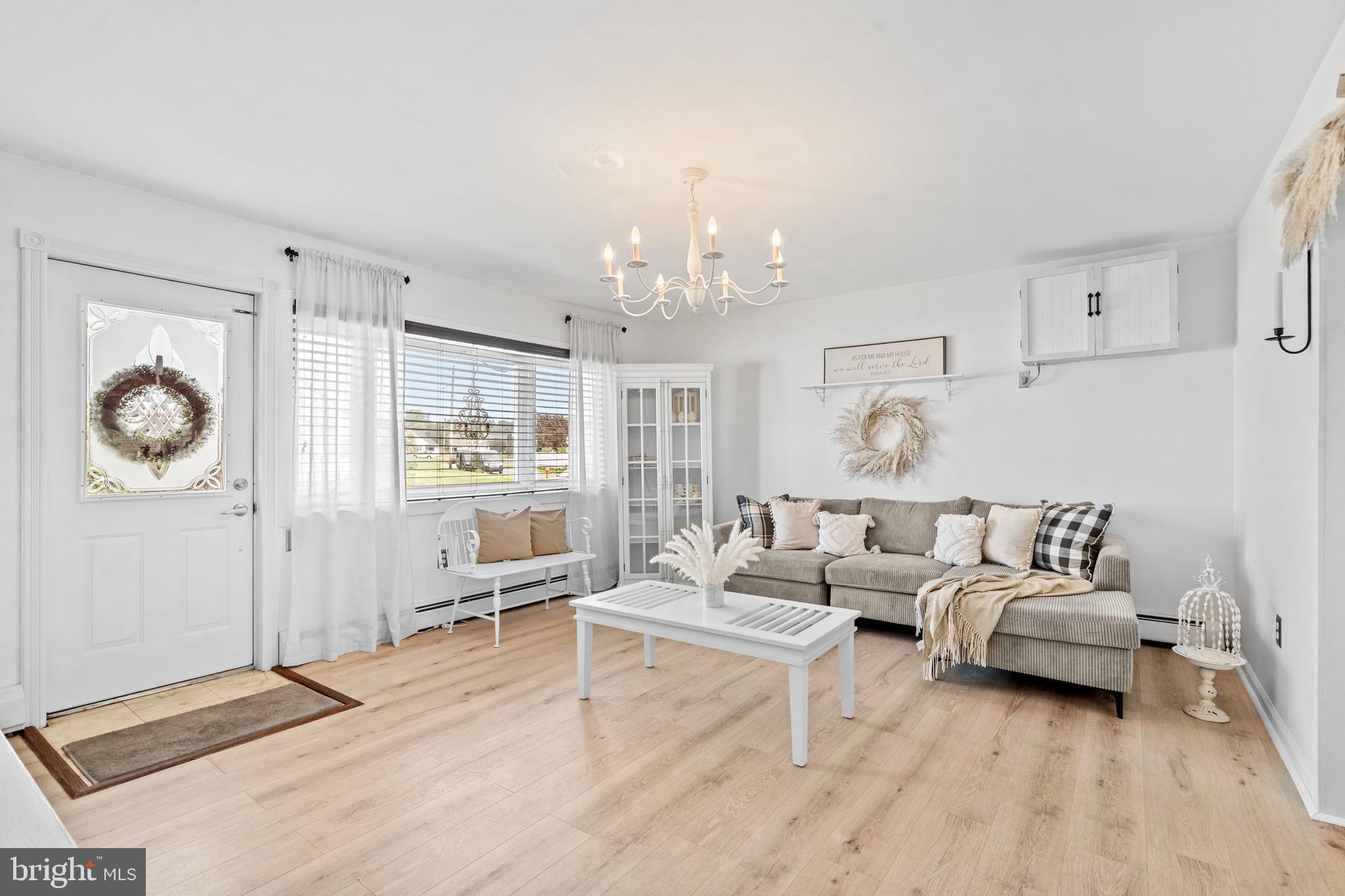 11003 Stevens Road Philadelphia, PA 19116 - Photo 3 of 42 Gallery Image 3