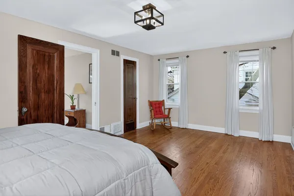 $675,000 | 5433 Brookbank Road, Downers Grove, IL 60515