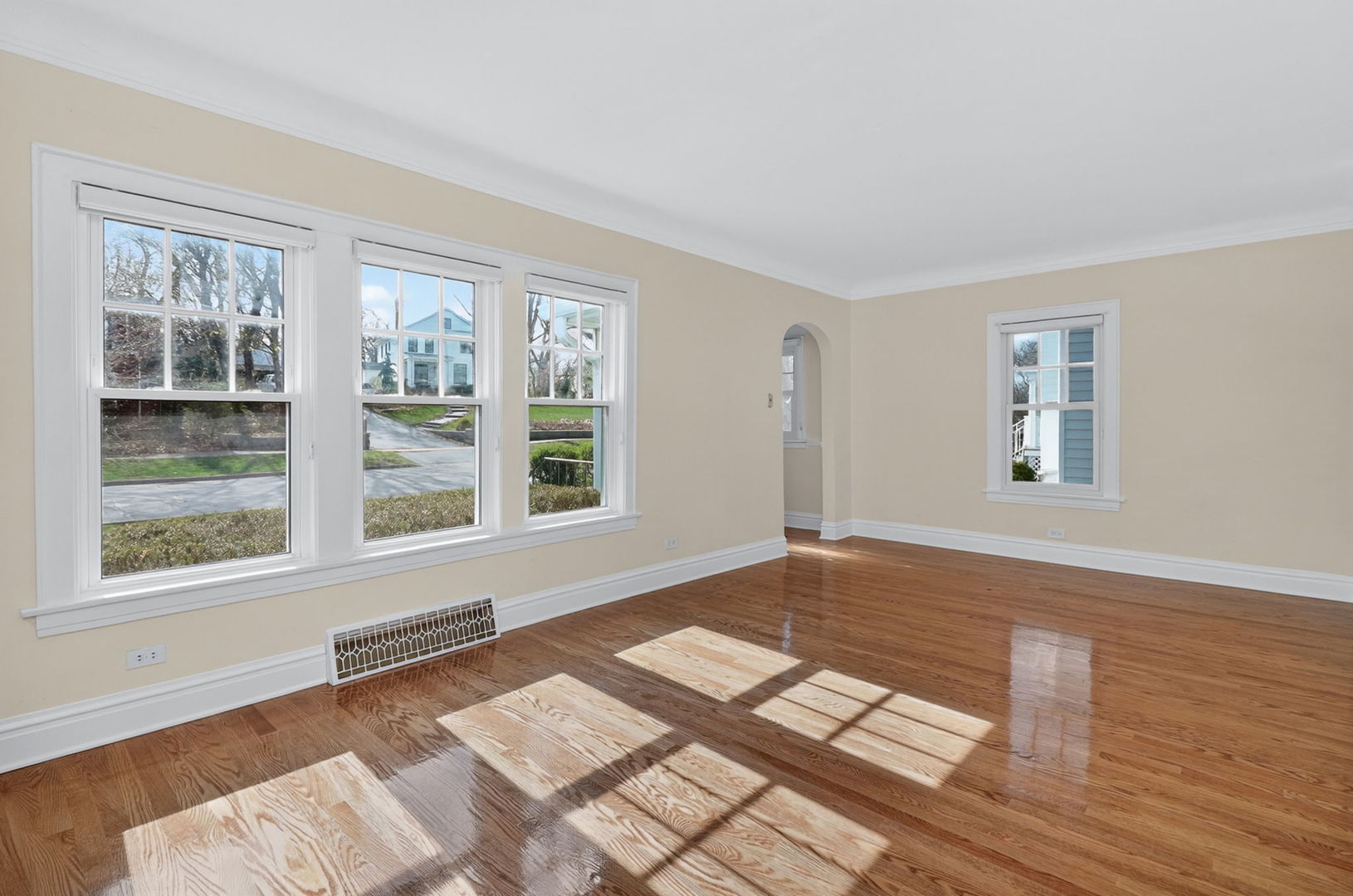 5433 Brookbank Road Downers Grove, IL 60515 - Photo 4 of 28