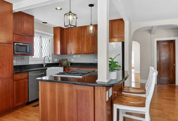 $675,000 | 5433 Brookbank Road, Downers Grove, IL 60515