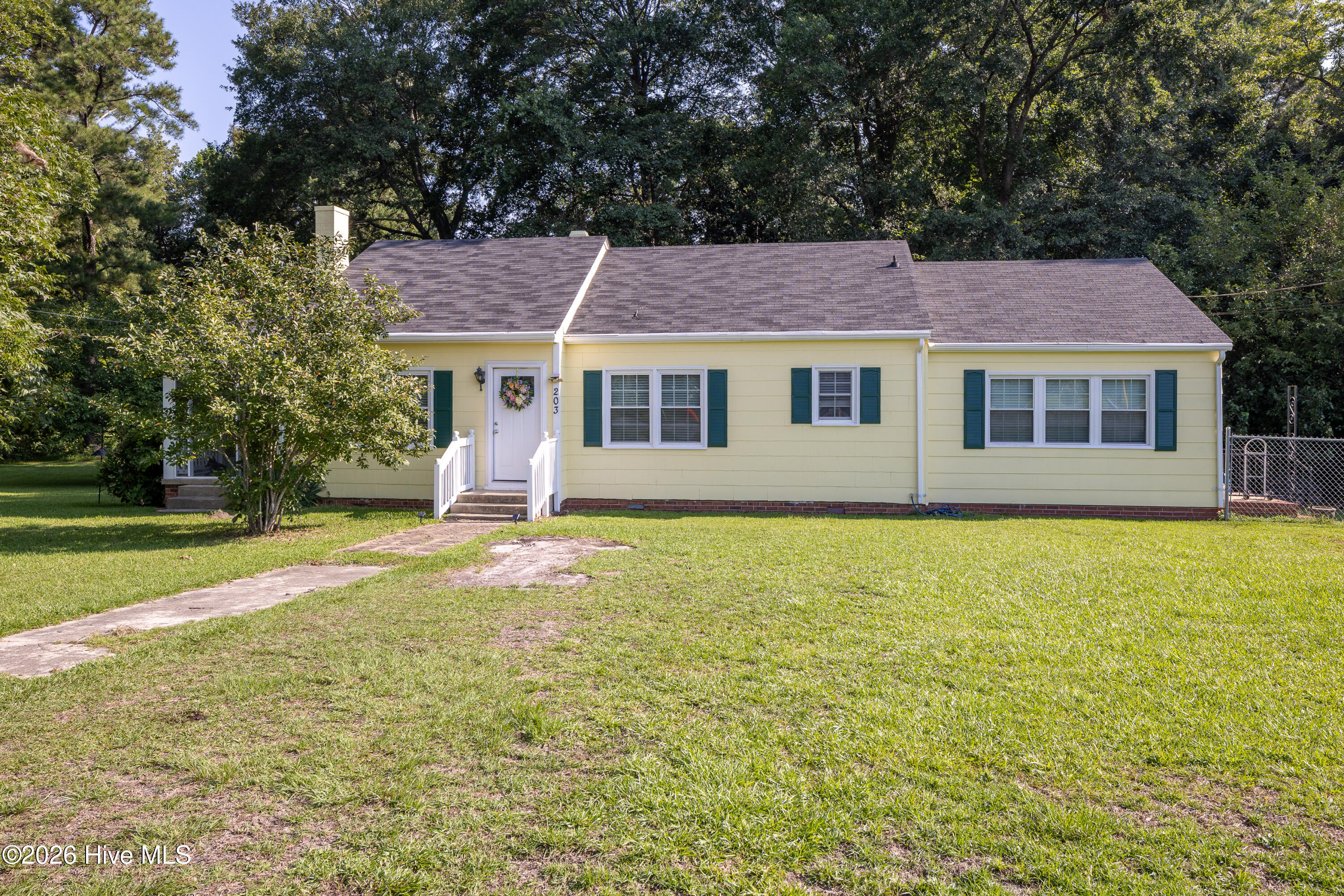 203 Willow Road Clinton, NC 28328 - Photo 2 of 30 Gallery Image 2