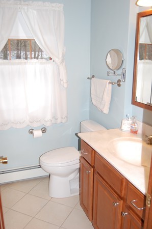 129 Pinecrest Road Holliston, MA 01746 - Photo 13 of 16 Gallery Image 13