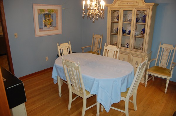 129 Pinecrest Road Holliston, MA 01746 - Photo 4 of 16 Gallery Image 4