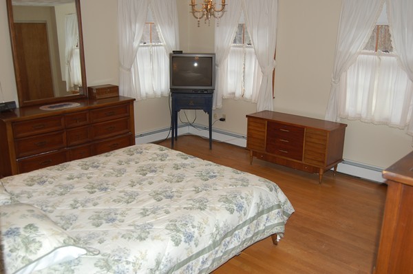 129 Pinecrest Road Holliston, MA 01746 - Photo 9 of 16 Gallery Image 9