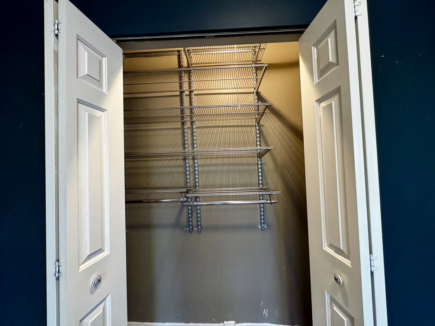 7031 North Sheridan Road, Unit 2E Chicago, IL 60626 - Photo 20 of 28 Gallery Image 20