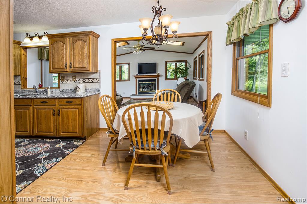511 Range Road Smiths Creek, MI 48074 - Photo 8 of 36