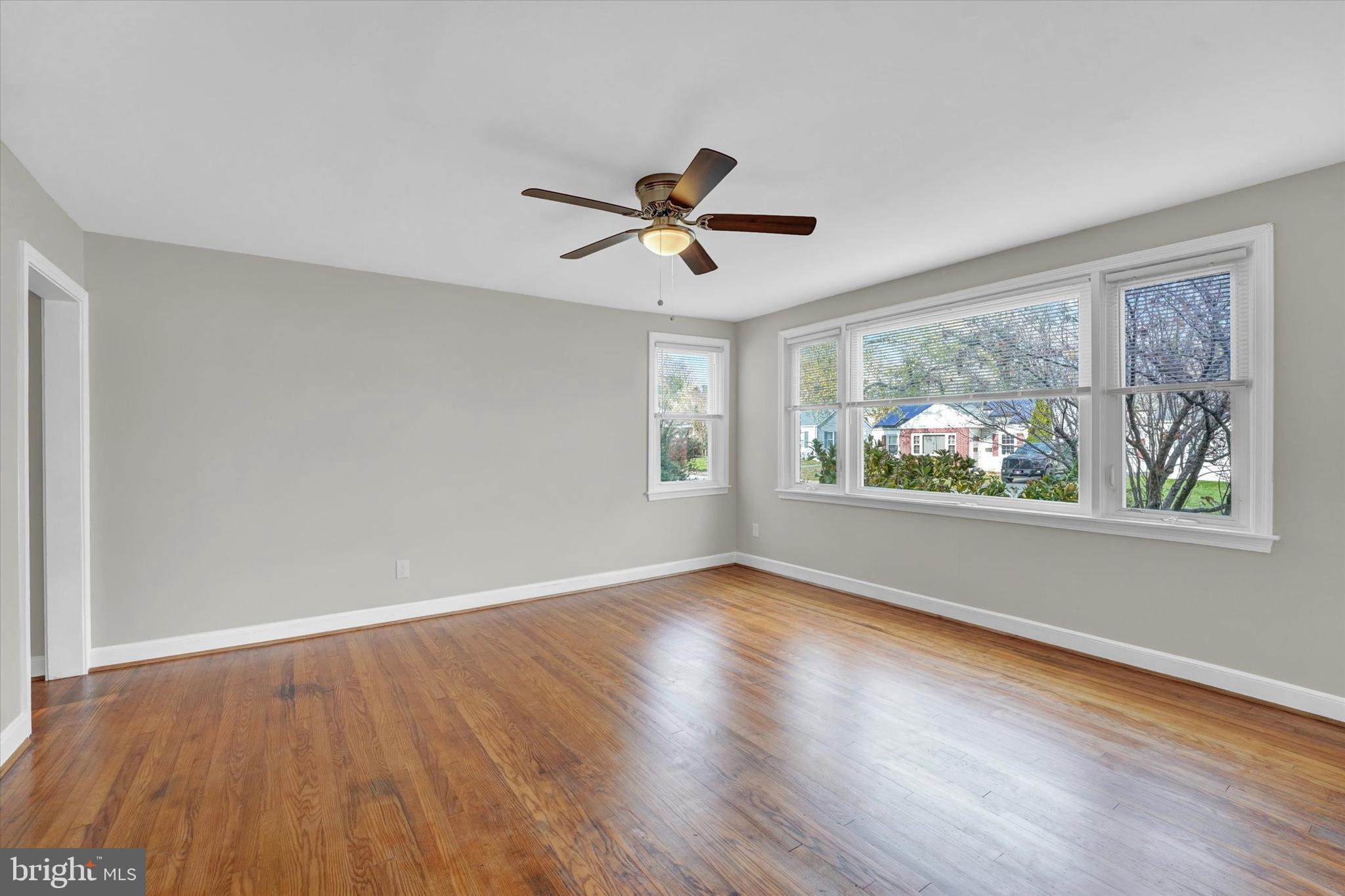 6 Fairfield Road Claymont, DE 19703 - Photo 3 of 20 Living Room - Alternate View