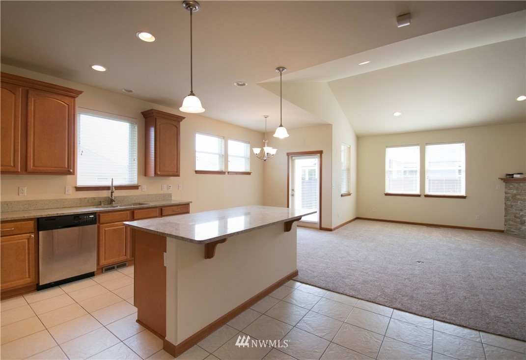 972 Chestnut Loop Mount Vernon, WA 98274 - Photo 5 of 22 Gallery Image 5