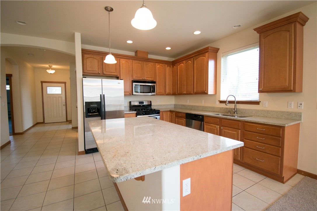972 Chestnut Loop Mount Vernon, WA 98274 - Photo 6 of 22 Gallery Image 6