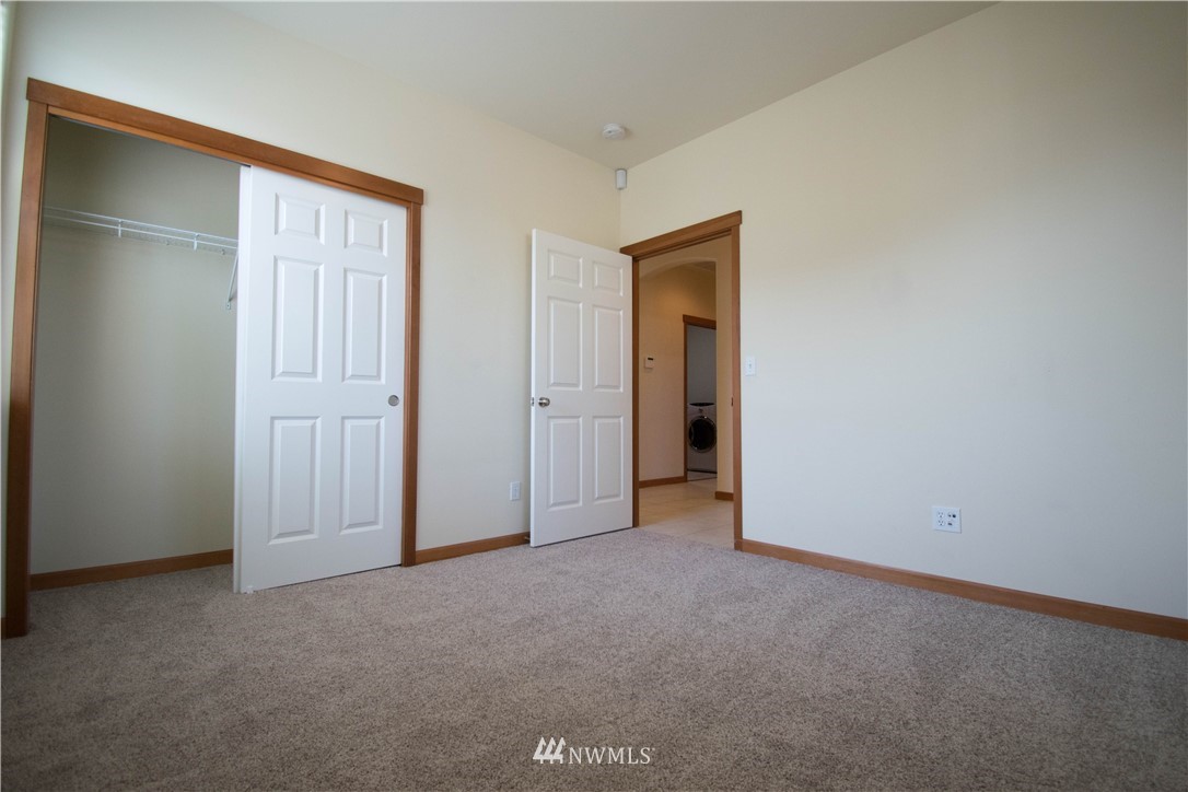972 Chestnut Loop Mount Vernon, WA 98274 - Photo 8 of 22 Gallery Image 8
