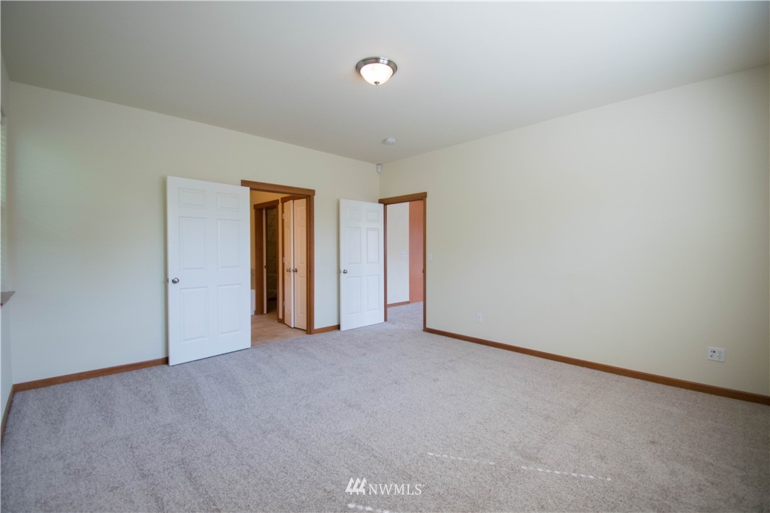 972 Chestnut Loop Mount Vernon, WA 98274 - Photo 10 of 22 Gallery Image 10