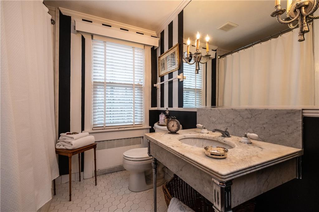 109 Buckingham Road Pittsburgh, PA 15215 - Photo 20 of 25 Gallery Image 20