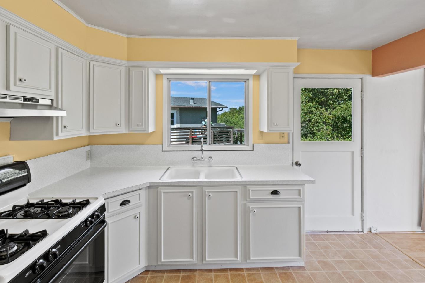 1080 Paloma Road Del Rey Oaks, CA 93940 - Photo 15 of 39 Gallery Image 15
