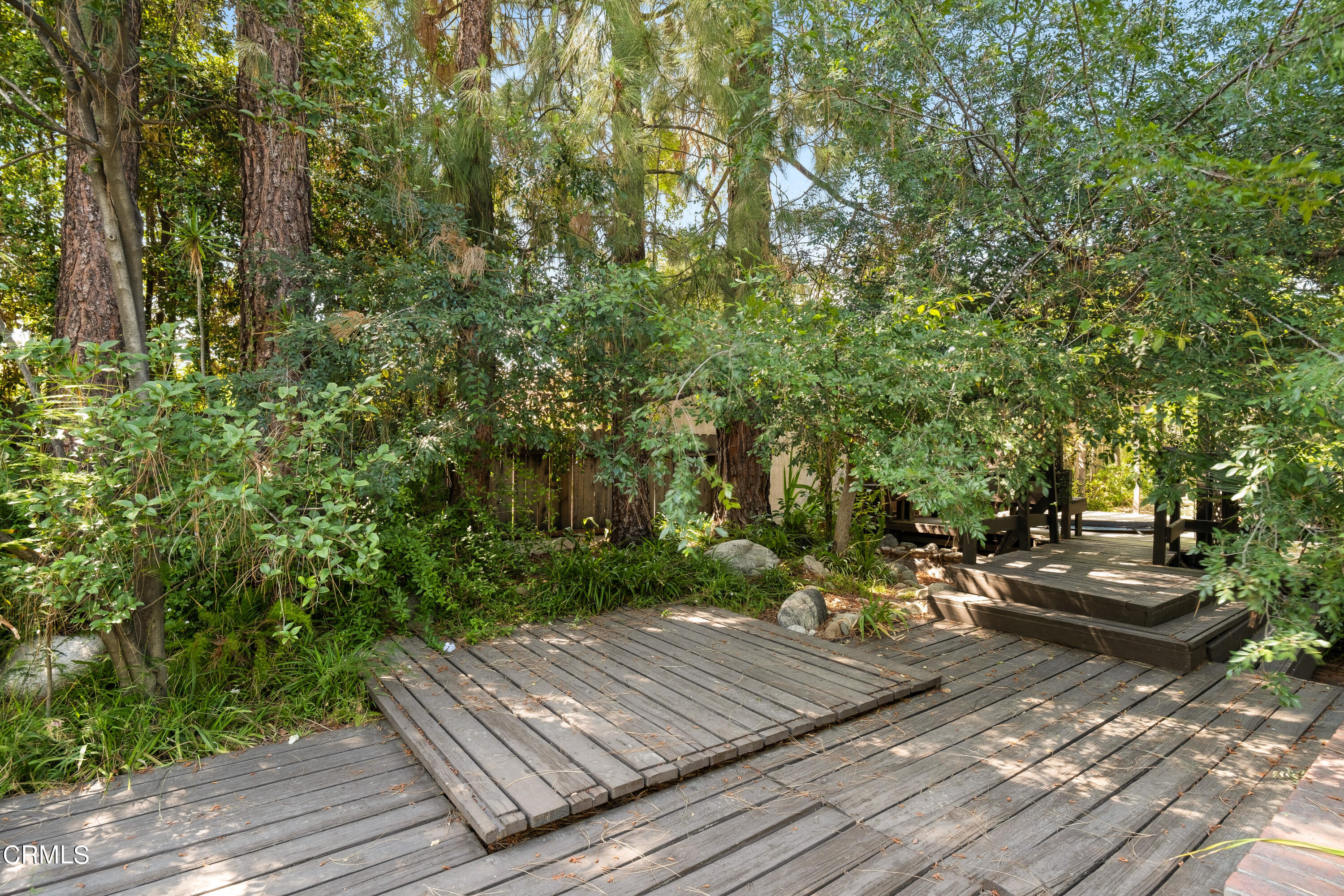 1640 Brigden Road Pasadena, CA 91104 - Photo 27 of 39 a view of out door space with plants