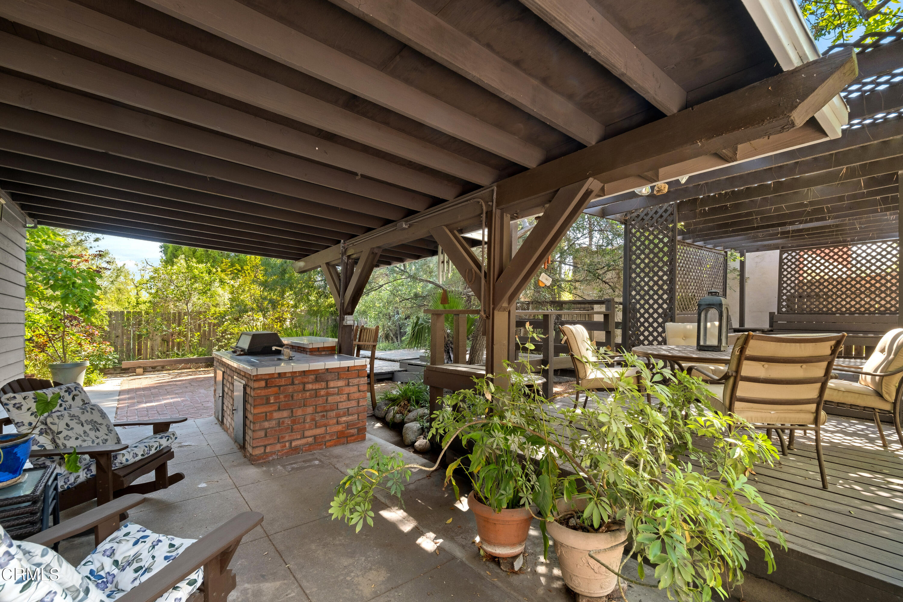 1640 Brigden Road Pasadena, CA 91104 - Photo 30 of 39 a outdoor living space with furniture