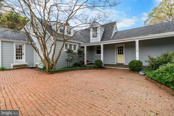 $999,999 | 6420 15th Street, Alexandria, VA 22307