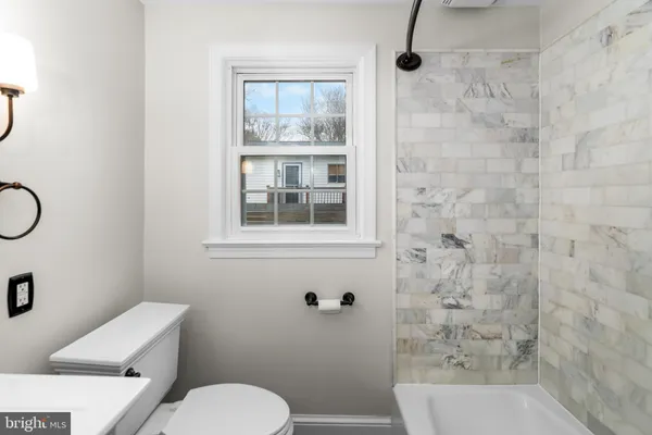 $999,999 | 6420 15th Street, Alexandria, VA 22307