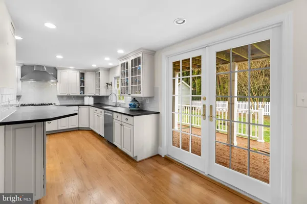 $999,999 | 6420 15th Street, Alexandria, VA 22307