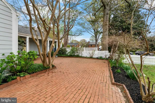 $999,999 | 6420 15th Street, Alexandria, VA 22307