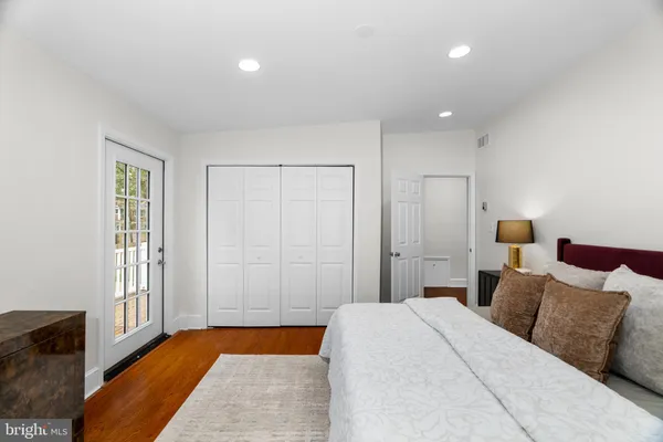 $999,999 | 6420 15th Street, Alexandria, VA 22307