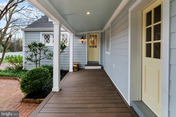 $999,999 | 6420 15th Street, Alexandria, VA 22307